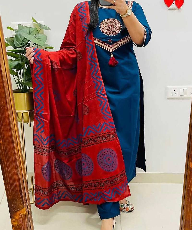 women pure cotton embroideredry kurta with pant and dupatta
