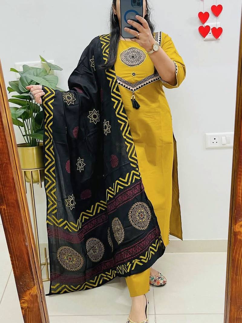 women pure cotton embroideredry kurta with pant and dupatta